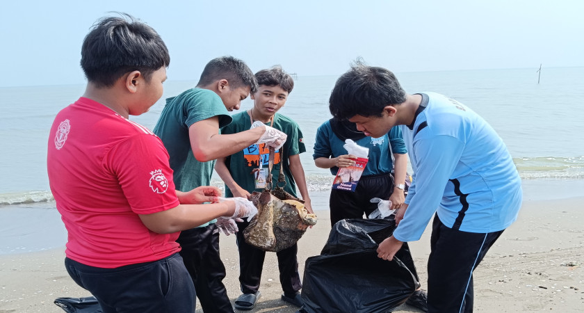 Semangat Kolaborasi Lestarikan Bumi dalam Aksi Peringatan Hari Bumi 2025 di SMA Negeri 16 Semarang